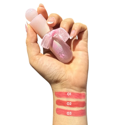 Lip gloss bloom Essence moñis Blommshell